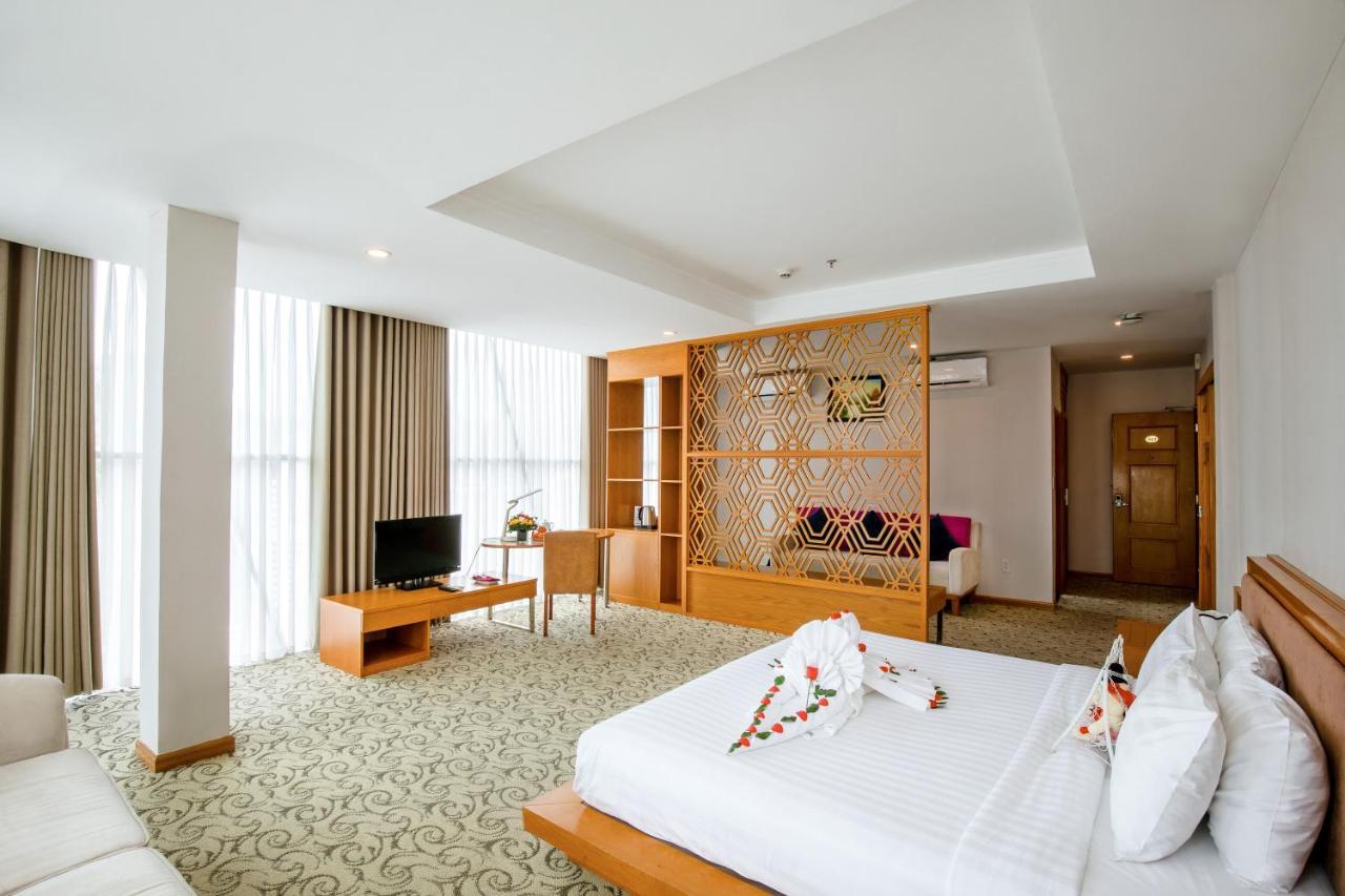 Ttc Hotel Deluxe Airport Ho Chi Minh City Exterior photo